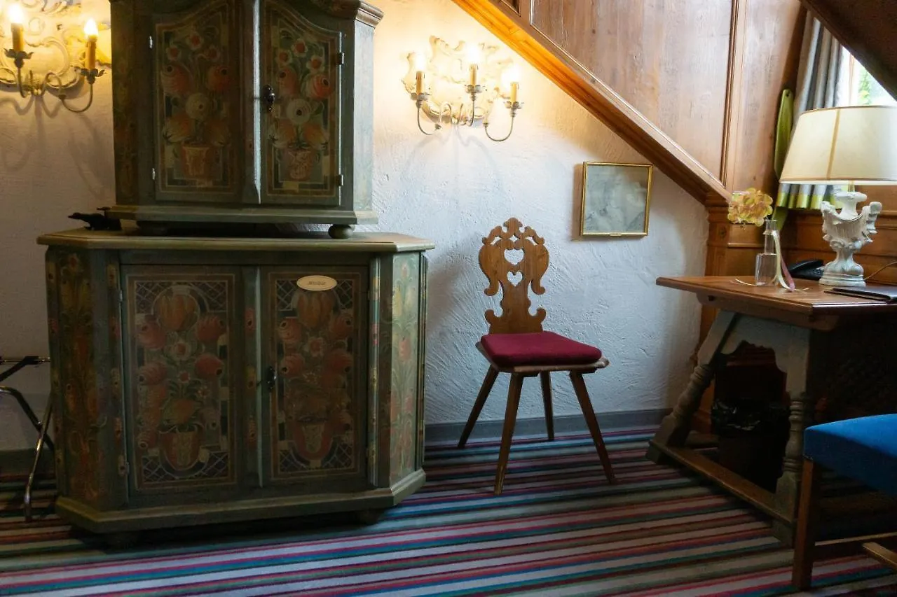 Hotel Schrenkhof Унтерхахинг