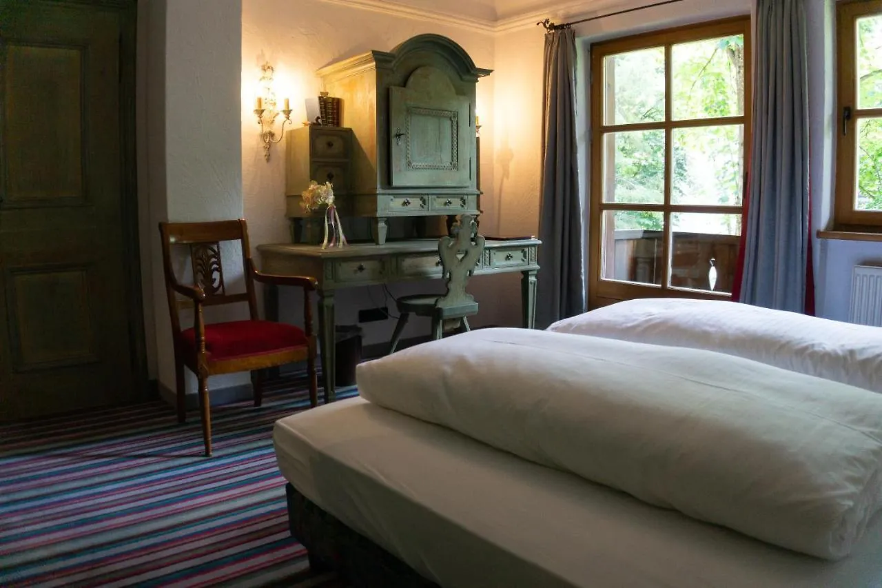 Hotel Schrenkhof Унтерхахинг 3*,