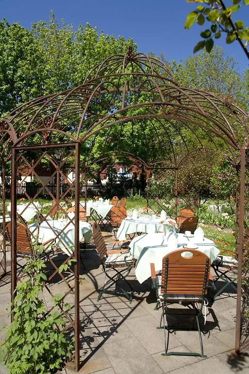 Hotel Schrenkhof Унтерхахинг